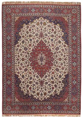 AN ISFAHAN CARPET CENTRAL PERSIA, EARLY 20TH CENTURY