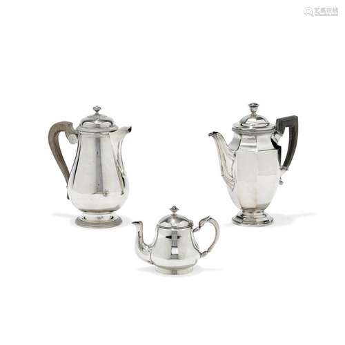 Two coffee pots and an égoiste tea pot