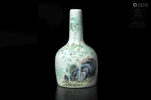 Miniature tall-necked vase, Qing dynasty