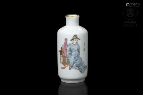 Enameled porcelain miniature vase, Qing dynasty