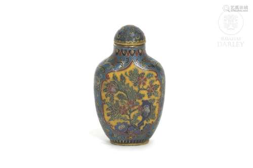 cloisonne Snuff bottle, with Qianlong mark, Qing dynasty