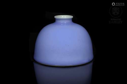 A blue-glazed water pot with "anhua" decoration, T...