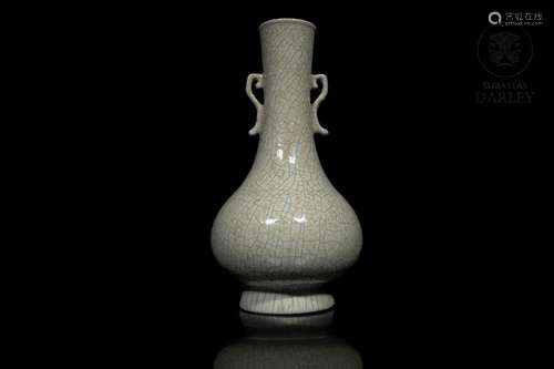 A Geyao glazed vase, with Qianlong seal mark, Qing dynasty