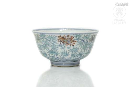 A Doucai "Flower" bowl, Qing dynasty