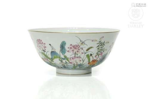 A lotus bowl in glazed porcelain, Qing Dynasty