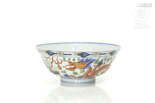 A Wucai "Dragon and Phoenix" bowl, Qing dynasty