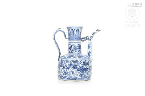 A blue and white pottery jug, 20th century