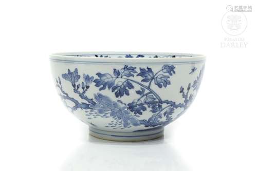 A large blue and white "flowers and birds" bowl, Q...