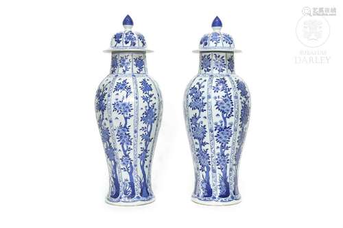 Pair of large octagonal jars, 20th century