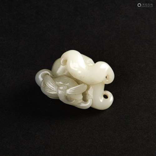 A CHINESE WHITE JADE DRAGON FLY GROUP, 18TH CENTURY, QING DY...