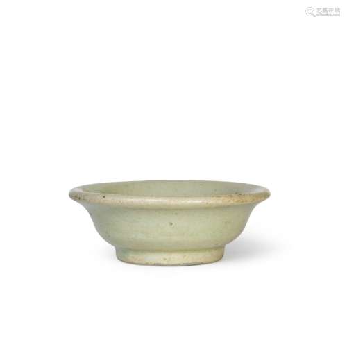 A CHINESE LONGQUAN CELADON DISH, YUAN DYNASTY (1279-1368)
