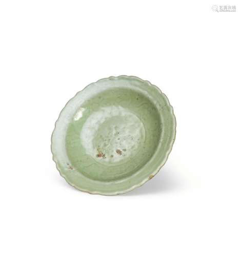 A CHINESE LONGQUAN CELADON DISH, SONG DYNASTY (960-1279)