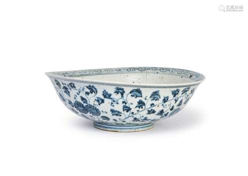 A LARGE CHINESE BLUE & WHITE CEREMONIAL BOWL, MING DYNAS...