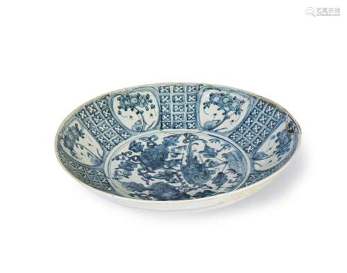 A LARGE CHINESE BLUE & WHITE CHARGER, MING DYNASTY (1368...