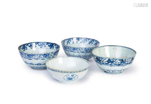 FOUR CHINESE BLUE & WHITE BOWLS, MING DYNASTY (1368-1644...