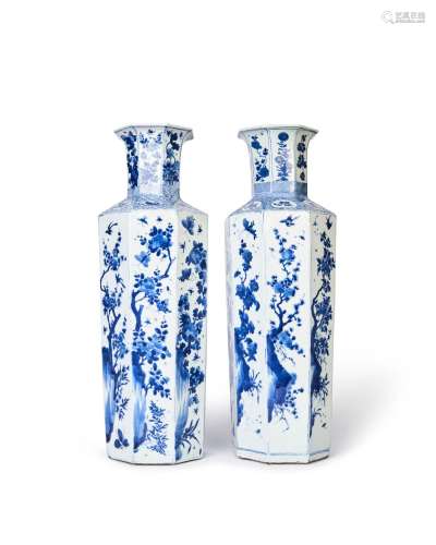 A LARGE PAIR OF CHINESE BLUE & WHITE VASES, KANGXI PERIO...