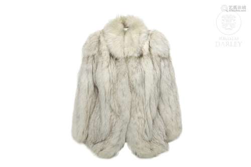 Short white fox coat, Lolita Fuster furrier