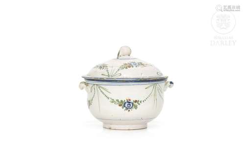 Glazed earthenware tureen, 19th century - 20th century