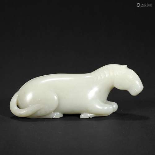 A GREYISH-WHITE JADE HORSE