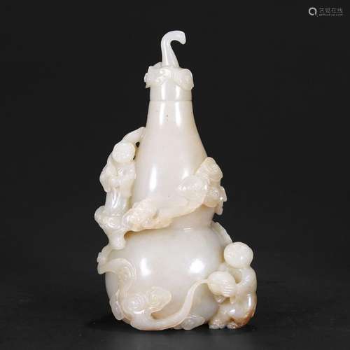 A WHITE JADE GOURD