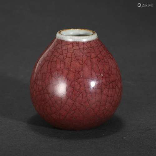 A RED CRAKLE-GLAZED VASE