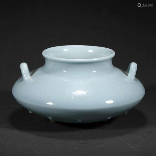 A SKY-BLUE-GLAZED INCENSE BURNER