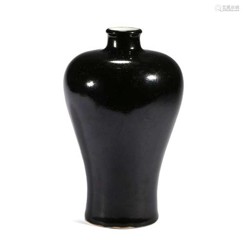 A BLACK-GLAZED MEIPING VASE