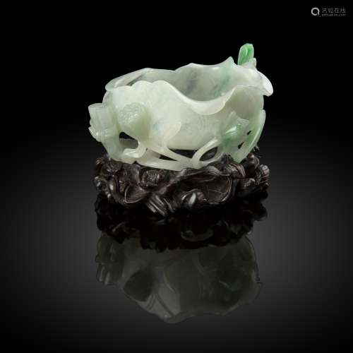 JADEITE 'DRAGONFLY AND LOTUS' BRUSH WASHER 19TH CENTURY-20TH...