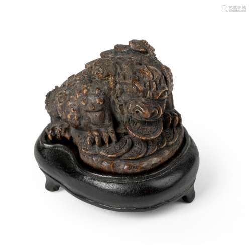 AGARWOOD CARVING OF A THREE-LEGGED TOAD