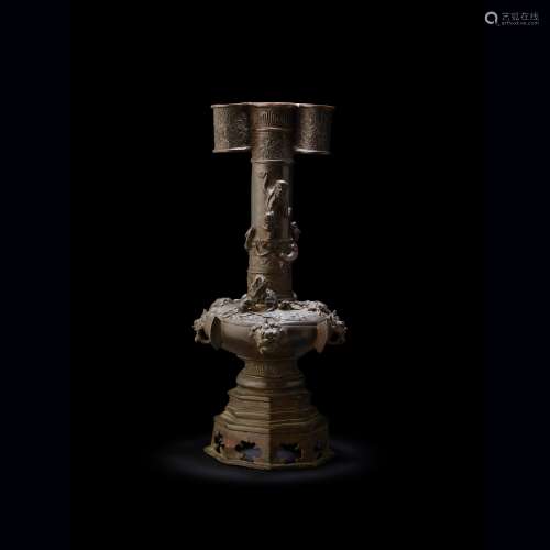 RARE BRONZE 'DANCING FOREIGNER' ARROW VASE, TOUHU MING DYNAS...