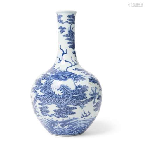 BLUE AND WHITE 'DRAGON' VASE QING DYNASTY, QIANLONG MARK AND...