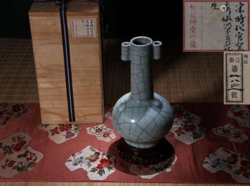 梅花草堂藏品CHINESE PORCELAIN CRACK GLAZE HANDLED LONG NECK ...