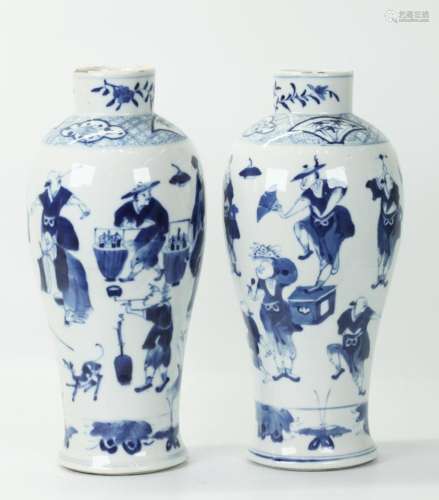 Pr Chinese 19th C Blue White Porcelain Actor Vases