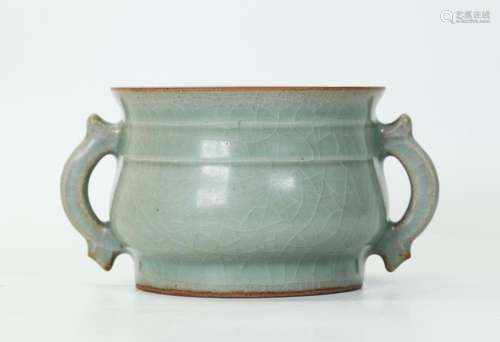 Chinese Guanyao Crackle Glazed Porcelain Kuei