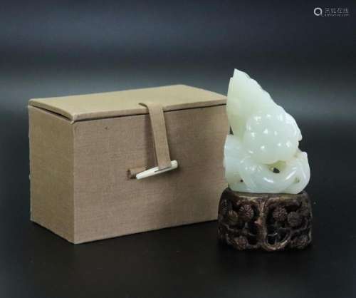 Chinese White Jade 3 Lotus Seed Pod Toggle
