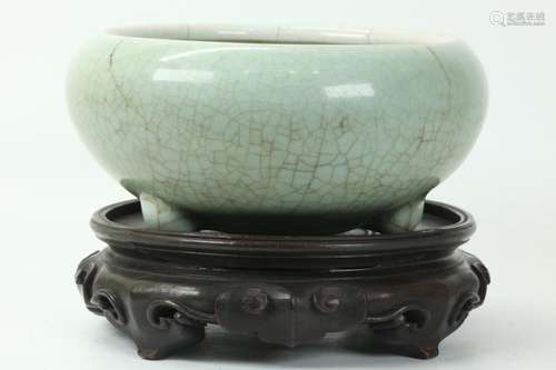 Chinese 18/19 C Celadon Crackle Porcelain Censer