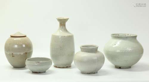 4 Korean 19th C Joseon Porcelains; 1 Later Jar