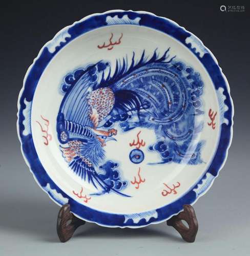 A FINE BLUE AND WHITE PHOENIX PATTERN PORCELAIN PLATE
