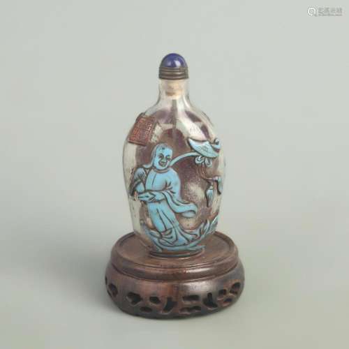 A FINE CHARACTER CARVING GLASS MADE SNUFF BOTTLE