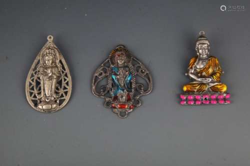 GROUP OF THREE SMALL BUDDHA PENDANT