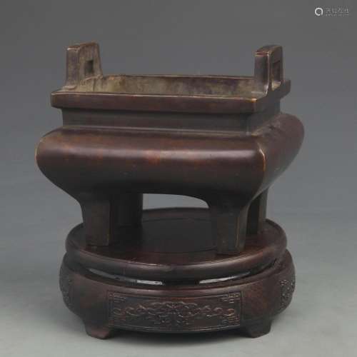 A FINE BRONZE DOUBLE EAR SQUIRE INCENSE BURNER