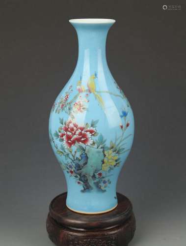 FAMILLE ROSE CHICKEN AND PEONY FLOWER PATTERN VASE