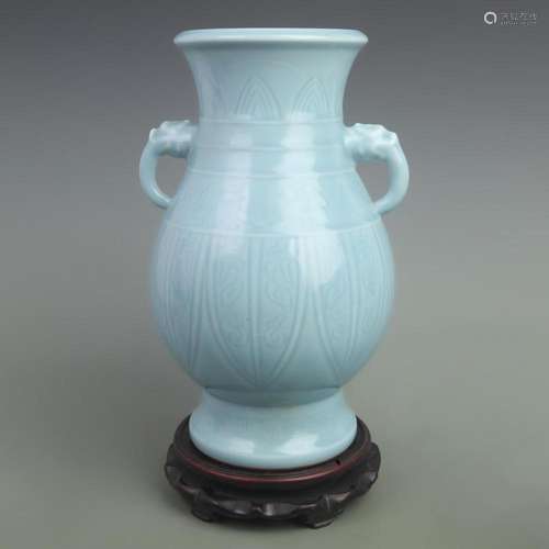 A FINE LIGHT BLUE GLAZED FLOWER PATTERN LARGE PORCELAIN VASE