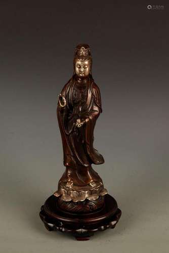 A FINELY CARVED GUAN YIN BUDDHA FIGURE