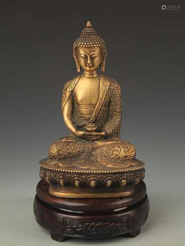 A FINE BRONZE TIBETAN AMITABHA STATUE