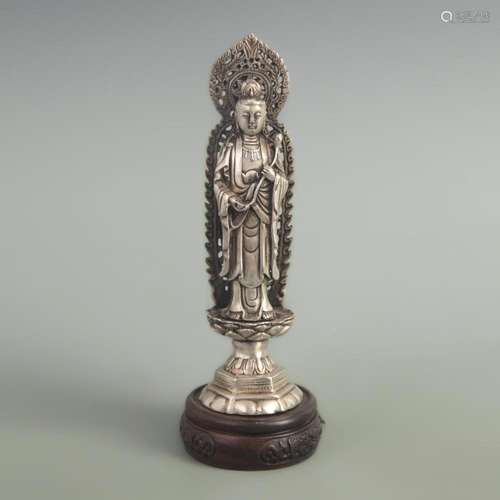 A FINE WHITE BRONZE GUAN YIN STATUE