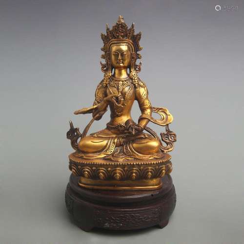 A FINE GILT BRONZE VAJRASATTVA MAHASATTVA STATUE