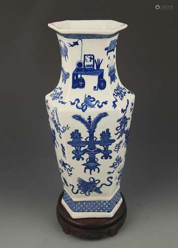 BLUE AND WHITE FLOWER PATTERN SIX SIDE PORCELAIN VASE