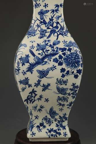 BLUE AND WHITE BUTTERFLY PATTERN SQUIRE VASE