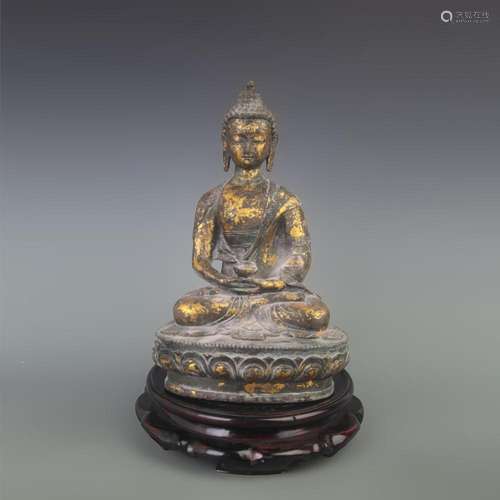 A FINE BRONZE GAUTAMA BUDDHA STATUE